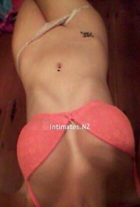 Candy Jones - Female - Escort in 24 - Glamorous shot