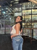 Hannan - An irresistible blend of  hair and  charm, a Kiwi beauty to remember - Stylish composition