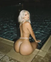 Evan01 - Mesmerizing  hair and  eyes, a perfect match for your desires - Elegant style