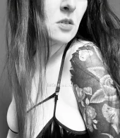 Gemini Rose - Dazzling escort, 36, known for her Brunette - Very Long hair
