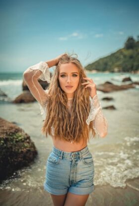 Myah - Black locks and  sparkle, the ultimate in Kiwi elegance